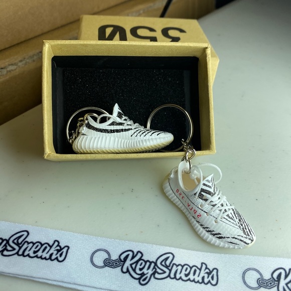 Keychain sneakers 3D - Picture 13 of 15